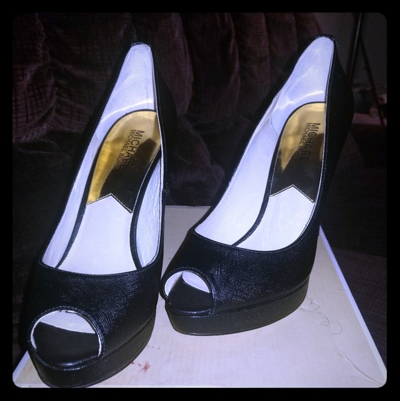 Womens Michael Kors High Heels *NEW* - Picture 1 of 6